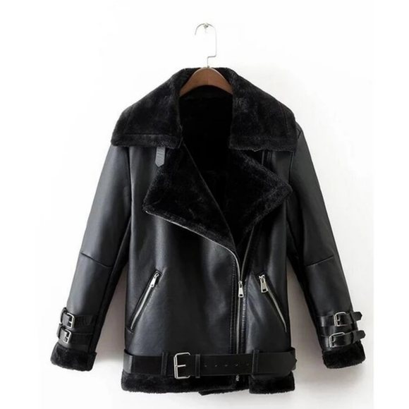 Jackets & Blazers - 🌼 3/20$ 🌼 Black leather and fur jacket